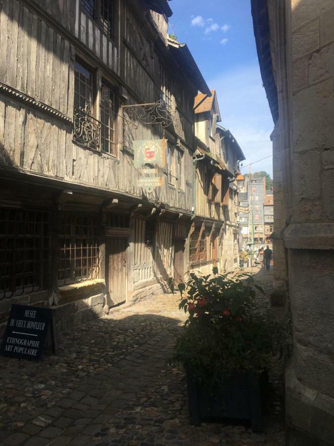 La Parenthese Du Capucin Apartamento Honfleur Exterior foto