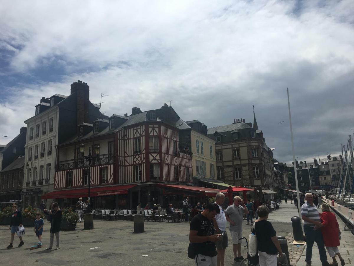 La Parenthese Du Capucin Apartamento Honfleur Exterior foto